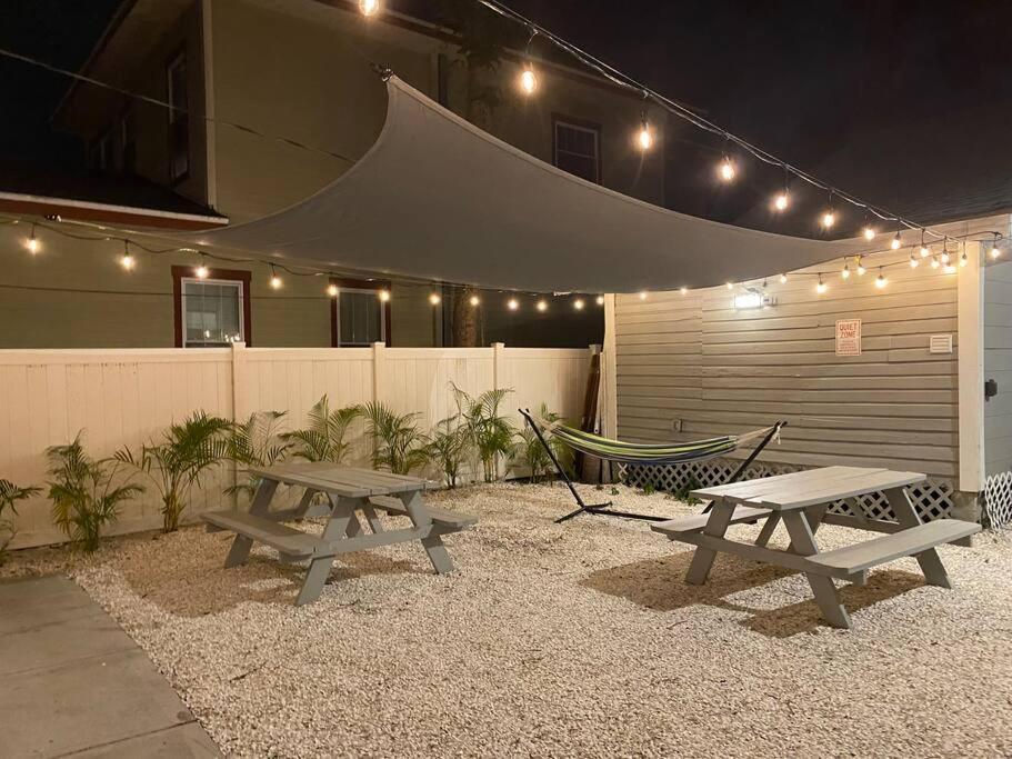 Chic Bungalow Apartment Steps From Armature Works & Downtown Riverwalk Tampa Exteriör bild