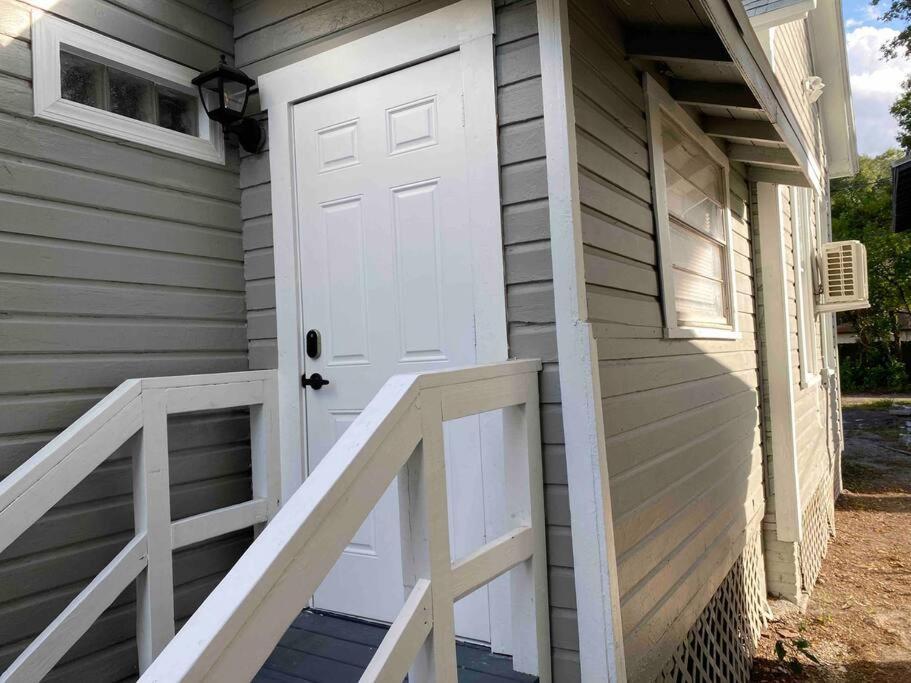Chic Bungalow Apartment Steps From Armature Works & Downtown Riverwalk Tampa Exteriör bild