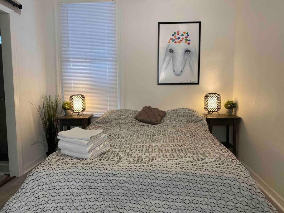 Chic Bungalow Apartment Steps From Armature Works & Downtown Riverwalk Tampa Exteriör bild