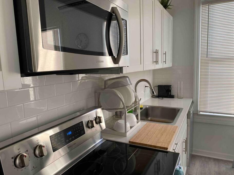 Chic Bungalow Apartment Steps From Armature Works & Downtown Riverwalk Tampa Exteriör bild
