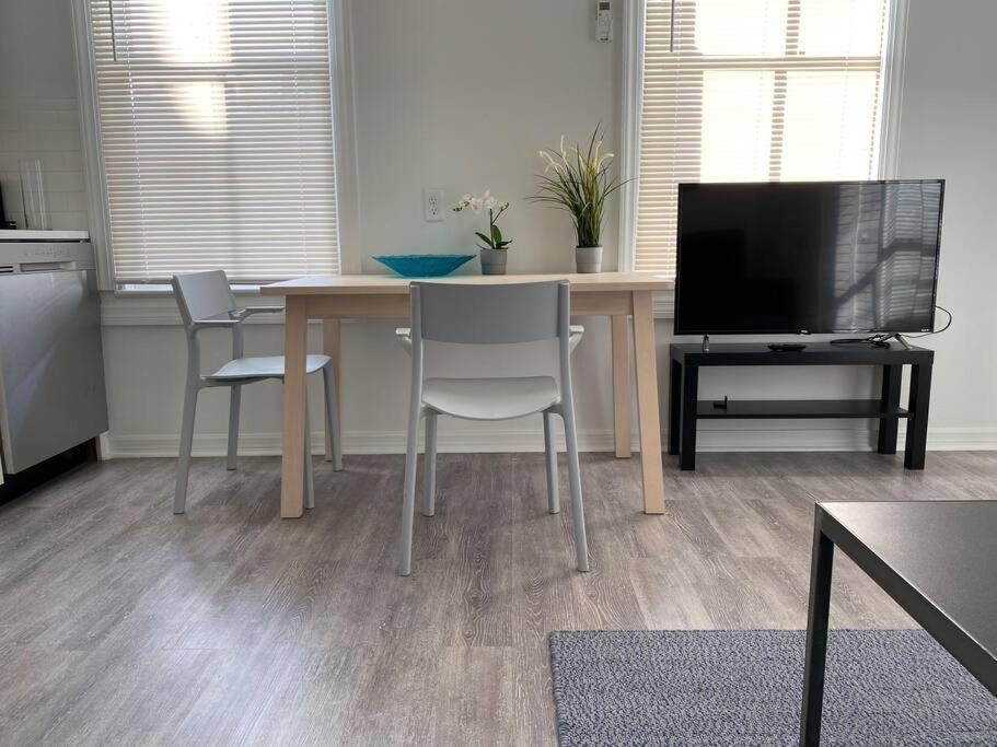Chic Bungalow Apartment Steps From Armature Works & Downtown Riverwalk Tampa Exteriör bild